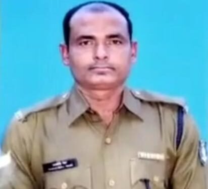 Big Breaking Chaibasa : CRPF कैंप परिसर में पेड़ इंस्पेक्टर के ऊपर गिरा, मौत Big Breaking Chaibasa : CRPF कैंप परिसर में पेड़ इंस्पेक्टर के ऊपर गिरा, मौत
