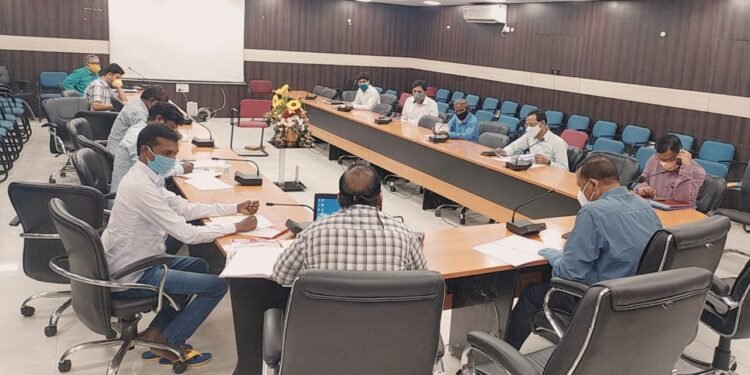 Jamshedpur DDC Meeting District Level Monitoring Committee :केंद्र सरकार की फार्मेशन एंड प्रमोशन ऑफ फार्मर प्रोड्यूसर ऑर्गनाइजेशन योजना को लेकर लिये गये कई निर्णय, प्रत्येक प्रखंड में बनेगा कम से कम एक एफपीओ