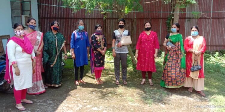 Jamshedpur : पीडिता के घर जाकर मिलीं राजपूत समाज अखंड भारत की प्रदेश अध्यक्ष, कहा-हर हाल में दिलायेंगे न्याय Jamshedpur : पीडिता के घर जाकर मिलीं राजपूत समाज अखंड भारत की प्रदेश अध्यक्ष, कहा-हर हाल में दिलायेंगे न्याय