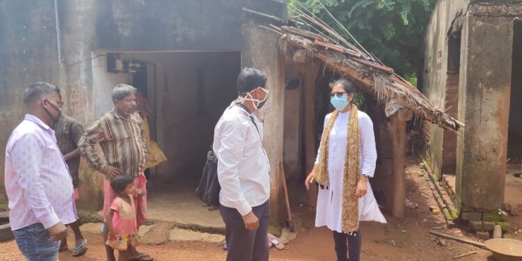 jamshedpur- rural- musabani: मुसाबनी बीडीओ ने धोबनी सबर बस्ती का दौरा कर समस्याओं से हुई अवगत
