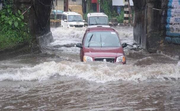 jamshedpur: लगातार दो दिनों से रुक -रुक कर हो रही बारिश से जनजीवन हुआ अस्त व्यस्त jamshedpur: लगातार दो दिनों से रुक -रुक कर हो रही बारिश से जनजीवन हुआ अस्त व्यस्त