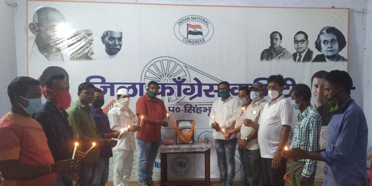 west singhbhum: कांग्रेस भवन में भारत रत्न मदर टेरेसा की मनाई गयी जयंती, उनके बताए मार्ग पर चलने का लिया संकल्प west singhbhum: कांग्रेस भवन में भारत रत्न मदर टेरेसा की मनाई गयी जयंती, उनके बताए मार्ग पर चलने का लिया संकल्प