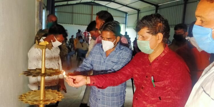 baharagora: बहरागोड़ा के फॉरेस्ट गेस्ट हाउस में राष्ट्रीय बांस मिशन कुटीर उद्योग का विधायक समीर महंती ने किया उदघाटन, कहा- इससे जुड़े लोगों को मिलेगा रोजगार