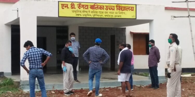 DDC visits Jamshedpur Rural Chakulia : डीडीसी ने चाकुलिया में प्रखंड कर्मियों के साथ की बैठक, दिया हर पंचायत में अधिक से अधिक योजनाओं के चयन का निर्देश, एनडी रुंगटा बालिका विद्यालय में बने छात्रावास का किया निरीक्षण DDC visits Jamshedpur Rural Chakulia : डीडीसी ने चाकुलिया में प्रखंड कर्मियों के साथ की बैठक, दिया हर पंचायत में अधिक से अधिक योजनाओं के चयन का निर्देश, एनडी रुंगटा बालिका विद्यालय में बने छात्रावास का किया निरीक्षण