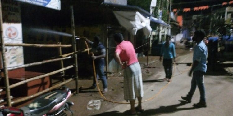 Jamshedpur Rural Corona : चाकुलिया नगर पंचायत क्षेत्र में 15 दिनों में मिले 28 कोरोना संक्रमित, प्रशासन और ग्रामीण चिंतित, रात में की गई सैनिटाइजिंग Jamshedpur Rural Corona : चाकुलिया नगर पंचायत क्षेत्र में 15 दिनों में मिले 28 कोरोना संक्रमित, प्रशासन और ग्रामीण चिंतित, रात में की गई सैनिटाइजिंग