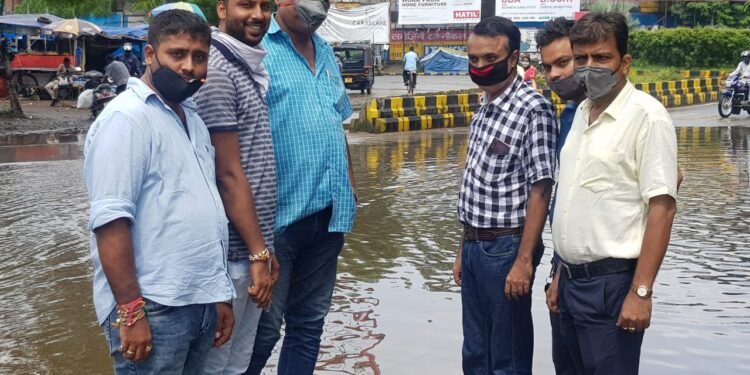 Jamshedpur-jugsalai-railwaw-crossing-Water-logging : जुगसलाई फाटक के पास जल जमाव से दुर्घटना की आशंका, स्थायी समाधान जरूरी Jamshedpur-jugsalai-railwaw-crossing-Water-logging : जुगसलाई फाटक के पास जल जमाव से दुर्घटना की आशंका, स्थायी समाधान जरूरी