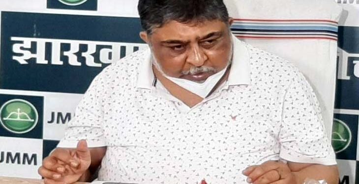 JMM-opposes-NEET-JEE : कोरोना काल में नीट व जेईई परीक्षाओं के विरोध में झामुमो ने मोर्चा खोला, पूर्व मंत्री सरयू राय भी परीक्षा स्थगित करने के पक्षधर, झामुमो ने कहा-किसी परीक्षार्थी या अभिभावक की मौत होती है, तो केंद्रीय मानव संसाधन विकास मंत्री के खिलाफ हत्या का मामला हो दर्ज