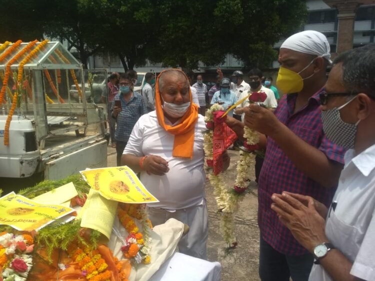 jamshedpur-central-durga-puja-committee-केंद्रीय दुर्गा पूजा समिति के पुरोधा ताराचंद महंती हुए पंचतत्व में विलीन, पूर्व मुख्यमंत्री रघुवर दास ने जताया शोक jamshedpur-central-durga-puja-committee-केंद्रीय दुर्गा पूजा समिति के पुरोधा ताराचंद महंती हुए पंचतत्व में विलीन, पूर्व मुख्यमंत्री रघुवर दास ने जताया शोक