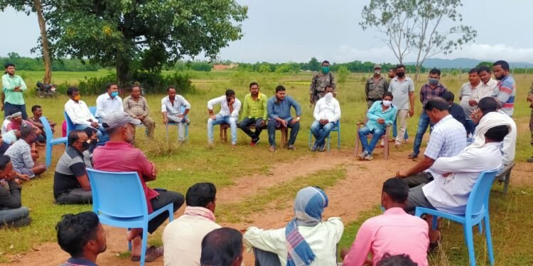 jamshedpur-rural-जामडोल स्थित पेपर मिल में मजदूरों की बिभिन्न समस्याओं को लेकर विधायक समीर ने की बैठक, समस्याओं के निराकरण का दिया भरोसा jamshedpur-rural-जामडोल स्थित पेपर मिल में मजदूरों की बिभिन्न समस्याओं को लेकर विधायक समीर ने की बैठक, समस्याओं के निराकरण का दिया भरोसा