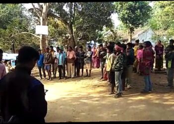 West-Singhbhum : बड़ानन्दा-डांगुवापोसी सड़क निर्माण के लिए अधिग्रहित जमीन का रैयतों को चार साल बाद भी नहीं मिला मुआवजा, कहा-जब तक मुआवजा का भुगतान नहीं, तब तक सड़क निर्माण कार्य रहेगा बंद