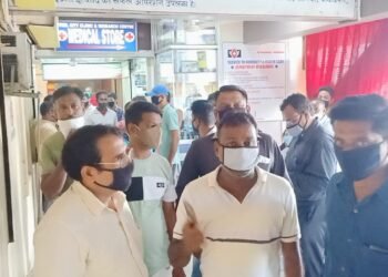 jamshedpur-medical-neglegency-जमशेदपुर में बड़ा स्वास्थ्य लापरवाही, बिष्टुपुर स्टील नर्सिंग होम में 3 घण्टे पहले मरी महिला को भेज दिया टीएमएच, मौत पर हंगामा