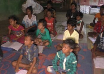 jamshedpur-rural-संस्कार फॉर टुडे नक्सल प्रभावित गुड़ाबांदा के कोसाफलिया गांव में गरीब-आदिवासी बच्चों को कर रहा है शिक्षित, अभी तक किसी तरह का नहीं मिला है सहयोग jamshedpur-rural-संस्कार फॉर टुडे नक्सल प्रभावित गुड़ाबांदा के कोसाफलिया गांव में गरीब-आदिवासी बच्चों को कर रहा है शिक्षित, अभी तक किसी तरह का नहीं मिला है सहयोग