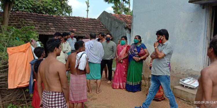 jamshedpur-rural-डुमरिया के दिवंगत भाजपा कार्यकर्ताओं के परिजनों से मिले पूर्व विधायक मेनका सरदार और प्रदेश प्रवक्ता कुणाल षाड़ंगी, सहयोग का दिया आश्वासन jamshedpur-rural-डुमरिया के दिवंगत भाजपा कार्यकर्ताओं के परिजनों से मिले पूर्व विधायक मेनका सरदार और प्रदेश प्रवक्ता कुणाल षाड़ंगी, सहयोग का दिया आश्वासन
