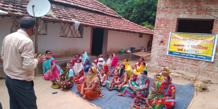 jamshedpur-rural-घाटशिला में महिला कृषक समूह को दलहन व तेलहन खेती की दी गयी जानकारी, आत्मनिर्भर बनने के लिए किया गया प्रेरित