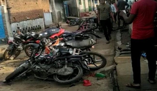 jharkhand-big-news-कोडरमा में गोकशी को लेकर दो समुदाय में तनाव, पुलिस सामान्य स्थिति बनाने में जुटी jharkhand-big-news-कोडरमा में गोकशी को लेकर दो समुदाय में तनाव, पुलिस सामान्य स्थिति बनाने में जुटी