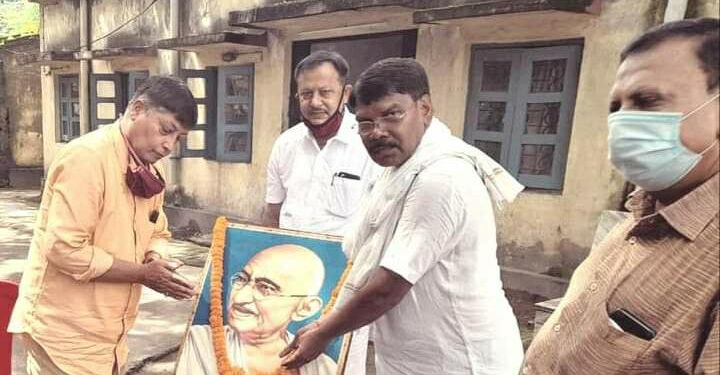Saraikela : कोरोना संक्रमित होने के बाद कांग्रेस के आरपीएन सिंह ने संपर्क में आये लोगों को दी एहतियात बरतने की हिदायत, फिर भी तीन दिन पहले मिल कर लौटे सुरेशधारी कार्यक्रम का किया आयोजन व कई लोगों को किया शामिल