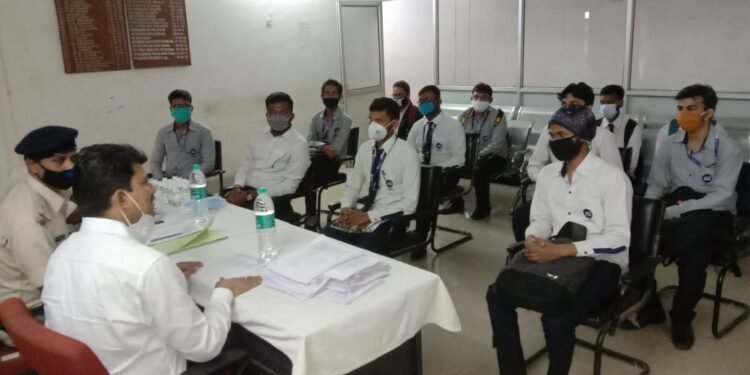 Arka-Jain-University : एजेयू ने किया फेमिनिन हाइजीन पर आउटरीच कार्यक्रम का आयोजन, हाई स्कूल की छात्राओं को स्त्री स्वच्छता के प्रति किया गया जागरूक Arka-Jain-University : एजेयू ने किया फेमिनिन हाइजीन पर आउटरीच कार्यक्रम का आयोजन, हाई स्कूल की छात्राओं को स्त्री स्वच्छता के प्रति किया गया जागरूक