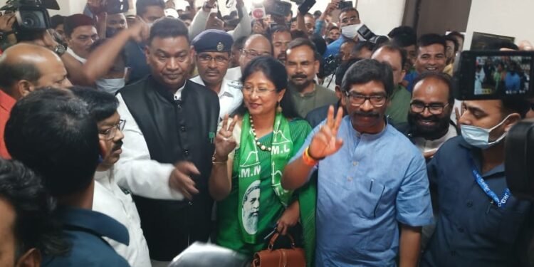 jharkhand-proud-झारखंड के मुख्यमंत्री आदिवासियों के मुद्दे को हार्वर्ड यूनिवर्सिटी में उठायेंगे, मिला निमंत्रण, फरवरी में जायेंगे अमेरिका