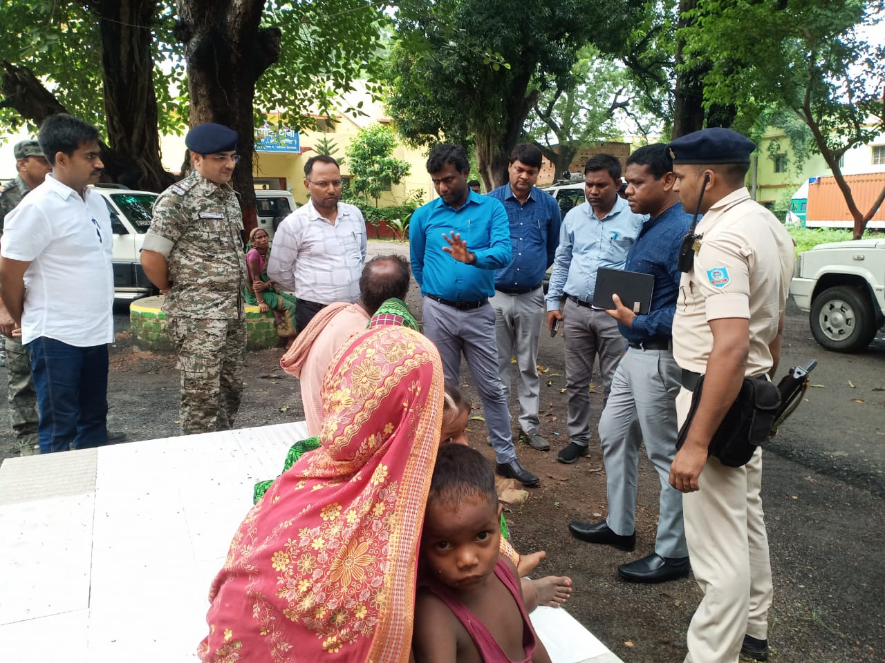 jamshedpur dc action जमशेदपुर के उपायुक्त ने सामुदायिक अस्पताल