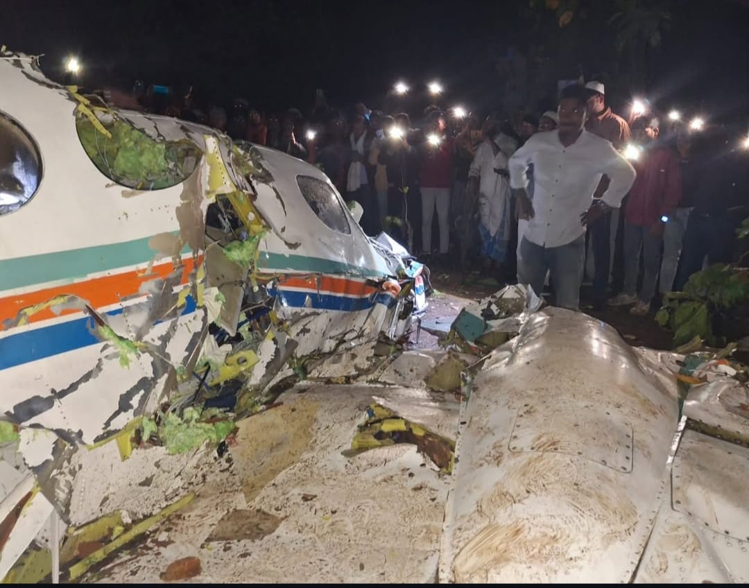 Jharkhand air ambulance : रांची से दिल्ली जा रही एयर एंबुलेंस चतरा के पास  क्रैश, पायलट, डॉक्टर्स, नर्स, मरीज समेत सभी सात लोगो की मौत, ये लोग है मरने  वाले ...