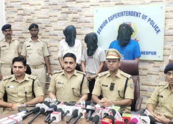 Jamshedpur dd bar case – बिष्टुपुर के डीडी बार हत्याकांड मामले में मालिक सहित तीन और गिरफ्तार, अब तक 12 की हो चुकी है गिरफ्तारी, देखिए –  video