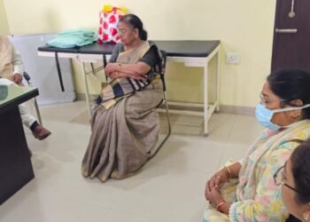 jharkhand cm mother in hospital : झारखंड के मुख्यमंत्री हेमंत सोरेन की मां का अस्पताल में चल रहा इलाज, पूर्व केंद्रीय मंत्री अर्जुन मुंडा ने अस्पताल में रूपी सोरेन से की मुलाकात jharkhand cm mother in hospital : झारखंड के मुख्यमंत्री हेमंत सोरेन की मां का अस्पताल में चल रहा इलाज, पूर्व केंद्रीय मंत्री अर्जुन मुंडा ने अस्पताल में रूपी सोरेन से की मुलाकात