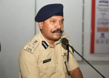 Kolhapur dig in gamharia – गोलमुरी के केनरा बैंक में लूट के बाद कोल्हान डीआईजी ने गम्हरिया थाना में की समीक्षा बैठक, बैंकों व एटीएम के आसपास नियमित पुलिस गश्त बढ़ाने व सीसीटीवी कैमरों की निगरानी व्यवस्था को पुख्ता करने का निर्देश