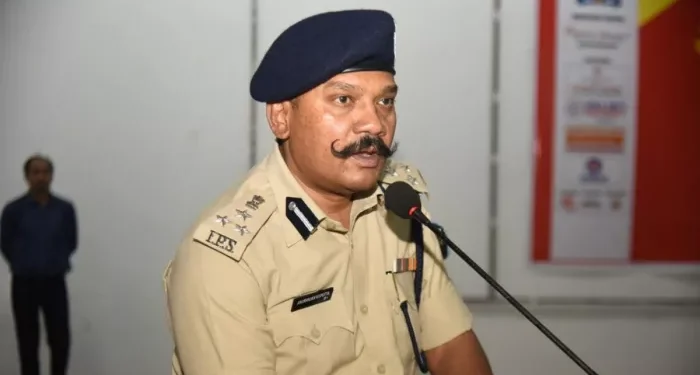 Kolhapur dig in gamharia – गोलमुरी के केनरा बैंक में लूट के बाद कोल्हान डीआईजी ने गम्हरिया थाना में की समीक्षा बैठक, बैंकों व एटीएम के आसपास नियमित पुलिस गश्त बढ़ाने व सीसीटीवी कैमरों की निगरानी व्यवस्था को पुख्ता करने का निर्देश