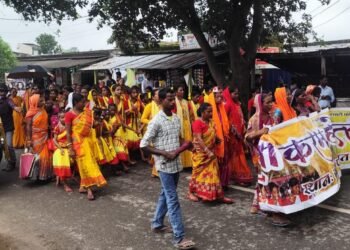Jamshedpur rural-करम गीतों पर झूमे ग्रामीण, निलचीगढ़िया दल ने जीता खिताब,गालूडीह से उड़ियागोड़ा तक निकला जुलूस, झुमुर कलाकारों ने बांधा समां, देखिए video