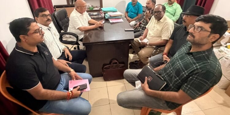 jamshedpur mla saryu roy-सट्टा एवं ड्रग्स के दुष्प्रभाव पर विचार क्रांति सम्मेलन’ की सफलता के लिए जारी है बैठकों का दौर, जमशेदपुर के विधायक सरयू राय ने दो अक्तूबर को बुलाया है नशा को लेकर सेमिनार jamshedpur mla saryu roy-सट्टा एवं ड्रग्स के दुष्प्रभाव पर विचार क्रांति सम्मेलन’ की सफलता के लिए जारी है बैठकों का दौर, जमशेदपुर के विधायक सरयू राय ने दो अक्तूबर को बुलाया है नशा को लेकर सेमिनार