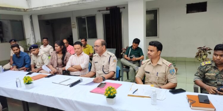 jamshedpur rural- पूजा पंडालों में सीसीटीवी कैमरे की व्यवस्था अवश्य करें कमेटी: अंचलाधिकारी, पोटका थाना परिसर में शांति समिति की बैठक jamshedpur rural- पूजा पंडालों में सीसीटीवी कैमरे की व्यवस्था अवश्य करें कमेटी: अंचलाधिकारी, पोटका थाना परिसर में शांति समिति की बैठक