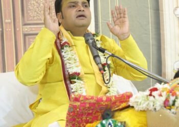 jamshedpur srimad bhagavad katha- जुगसलाई राजस्थान शिवमंदिर में चल रहे श्रीमद्भागवद्कथा के चौथे दिन कथावाचक विनय कांत त्रिपाठी ने कहा-‘भगवान के लिए सब कुछ छोड़ देना पर भगवान को मत छोड़ना’