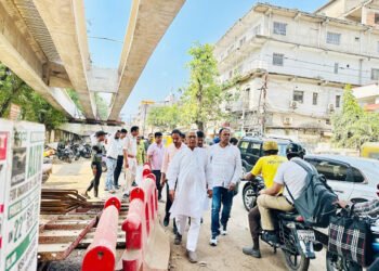 jamshedpur mla saryu roy inspection : जमशेदपुर के विधायक सरयू राय ने किया मानगो फ्लाइओवर और बालीगुमा पानी टंकी का मुआयना, बोले – गाड़ी के आगे घोड़ा रख दिया, ऐसे कैसे चलेगा विकास का काम