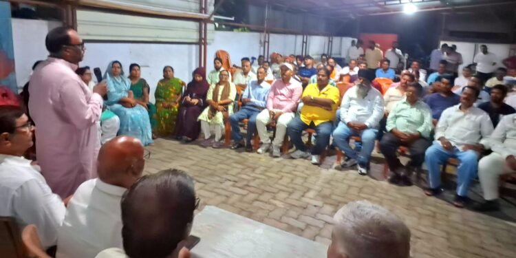 jamshedpur mla saryu roy big initiative : सट्टेबाजी-ड्रग्स पर जमशेदपुर के विधायक सरयू राय का बड़ा अभियान, हर थाना क्षेत्र में बनेगी निगरानी समिति, जारी होगा एमएलए हेल्पलाइन jamshedpur mla saryu roy big initiative : सट्टेबाजी-ड्रग्स पर जमशेदपुर के विधायक सरयू राय का बड़ा अभियान, हर थाना क्षेत्र में बनेगी निगरानी समिति, जारी होगा एमएलए हेल्पलाइन