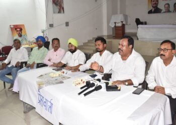 jamshedpur congress- चुनाव आयोग के निर्णयों के खिलाफ 28 सितंबर को कांग्रेस का जोरदार प्रदर्शन, आमबागान मैदान से उपायुक्त कार्यालय तक निकलेगा मार्च: देबू चटर्जी, राष्ट्रपति के नाम सौंपा जाएगा मांगपत्र: परविंदर सिंह