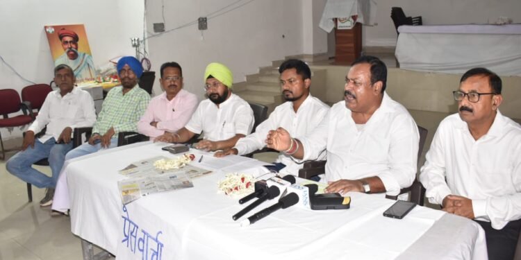 jamshedpur congress- चुनाव आयोग के निर्णयों के खिलाफ 28 सितंबर को कांग्रेस का जोरदार प्रदर्शन, आमबागान मैदान से उपायुक्त कार्यालय तक निकलेगा मार्च: देबू चटर्जी, राष्ट्रपति के नाम सौंपा जाएगा मांगपत्र: परविंदर सिंह