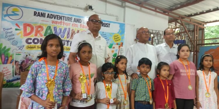 jamshedpur drawing competition-बारीडीह में चित्रांकन प्रतियोगिता आयोजित,बच्चों ने बढ़- चढकर लिया हिस्सा, विधायक सरयू राय व अशोक गोयल ने बढ़ाया बच्चों का उत्साह