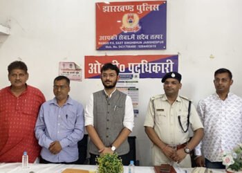 jamshedpur mango peace committee meeting-दुर्गा पूजा को लेकर मानगो थाना परिसर में हुई शांति समिति की बैठक, सुरक्षा व्यवस्था पर दिया गया जोर, देखिए video