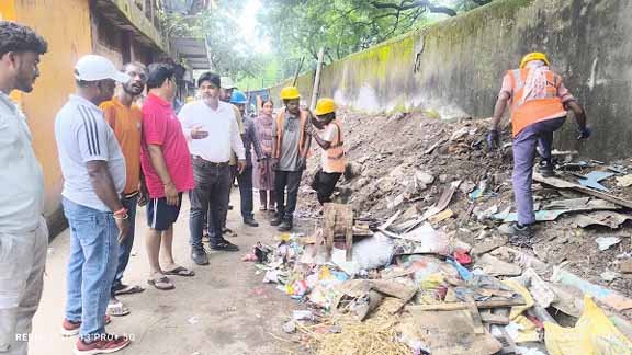 jamshedpur bjp bistupur : विश्व स्वच्छता दिवस पर बिष्टुपुर भाजपा ने चलाया स्वच्छता अभियान, “स्वच्छ बस्ती, स्वस्थ समाज और सुंदर भारत” के संकल्प को धरातल पर उतारा jamshedpur bjp bistupur : विश्व स्वच्छता दिवस पर बिष्टुपुर भाजपा ने चलाया स्वच्छता अभियान, “स्वच्छ बस्ती, स्वस्थ समाज और सुंदर भारत” के संकल्प को धरातल पर उतारा