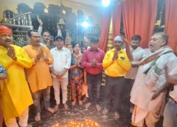jamshedpur sonari bjp : सोनारी भाजपा ने प्रधानमंत्री का भव्य जन्मदिन मनाया, जलाये 200 दीये jamshedpur sonari bjp : सोनारी भाजपा ने प्रधानमंत्री का भव्य जन्मदिन मनाया, जलाये 200 दीये