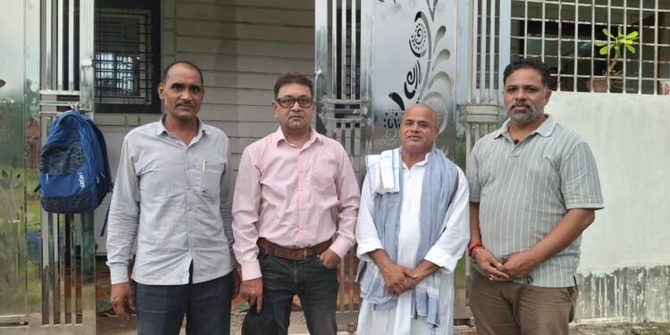 Jamshedpur rural- विद्या शर्मा की दिवंगत पत्नी रागनी शर्मा के श्राद्ध भोज में शामिल हुए कई पत्रकार Jamshedpur rural- विद्या शर्मा की दिवंगत पत्नी रागनी शर्मा के श्राद्ध भोज में शामिल हुए कई पत्रकार