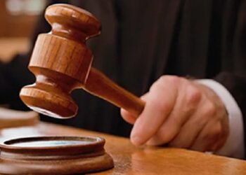 New delhi army personal faces court marshal : सेना के लेफ्टिनेंट कर्नल पर कोर्ट मार्शल की कार्रवाई, पाक खुफिया एजेंटों से संपर्क का है आरोप New delhi army personal faces court marshal : सेना के लेफ्टिनेंट कर्नल पर कोर्ट मार्शल की कार्रवाई, पाक खुफिया एजेंटों से संपर्क का है आरोप