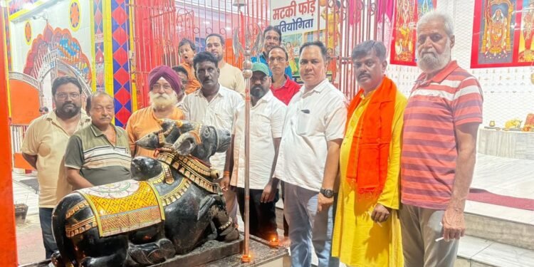 Jamshedpur bjp golmuri : गोलमुरी भाजपा ने मनाया प्रधानमंत्री का जन्मदिन, हनुमान मंदिर में ‘आशीर्वाद का दीया’ का हुआ आयोजन