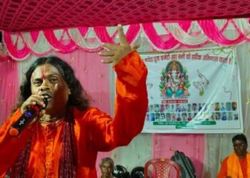 Jamshedpur rural folk singer – अंगूठा छाप कलाकार के कंठ में बसते हैं 200 से अधिक लोकगीत, पटमदा की लोककला को दे रहे पहचान Jamshedpur rural folk singer – अंगूठा छाप कलाकार के कंठ में बसते हैं 200 से अधिक लोकगीत, पटमदा की लोककला को दे रहे पहचान