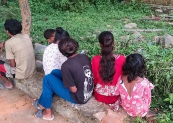 Jamshedpur rural sexual relation allegation : गालूडीह की 17 वर्षीय किशोरी गर्भवती, शादी का झांसा देकर नाबालिग से संबंध बनाने का आरोप Jamshedpur rural sexual relation allegation : गालूडीह की 17 वर्षीय किशोरी गर्भवती, शादी का झांसा देकर नाबालिग से संबंध बनाने का आरोप