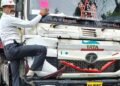 Jamshedpur traffic police in action – गोलमुरी में अवैध पार्किंग के खिलाफ चला अभियान, सड़क किनारे गलत दिशा में खड़े वाहनों का काटा चालान