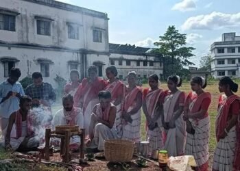 Jamshedpur rural karma puja : बहरागोड़ा और चाकुलिया प्रखंड में करमा पूजा की धूम, बहनों ने भाइयों की लंबी आयु के लिए की पूजा