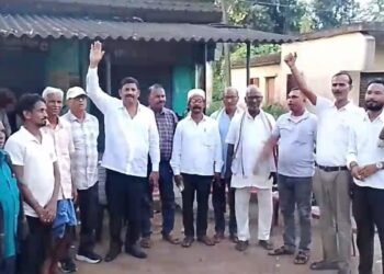 Jamshedpur congress : जमशेदपुर कांग्रेस के कार्यकारी अध्यक्ष अवधेश सिंह ने किया पटमदा, पोटका, बोड़ाम समेत कई प्रखंडों का दौरा, 26 सितंबर के प्रदर्शन को सफल बनाने का आह्वान, देखिये – video Jamshedpur congress : जमशेदपुर कांग्रेस के कार्यकारी अध्यक्ष अवधेश सिंह ने किया पटमदा, पोटका, बोड़ाम समेत कई प्रखंडों का दौरा, 26 सितंबर के प्रदर्शन को सफल बनाने का आह्वान, देखिये – video