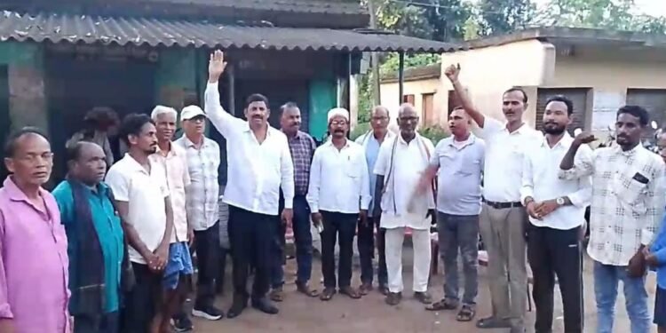Jamshedpur congress : जमशेदपुर कांग्रेस के कार्यकारी अध्यक्ष अवधेश सिंह ने किया पटमदा, पोटका, बोड़ाम समेत कई प्रखंडों का दौरा, 26 सितंबर के प्रदर्शन को सफल बनाने का आह्वान, देखिये – video Jamshedpur congress : जमशेदपुर कांग्रेस के कार्यकारी अध्यक्ष अवधेश सिंह ने किया पटमदा, पोटका, बोड़ाम समेत कई प्रखंडों का दौरा, 26 सितंबर के प्रदर्शन को सफल बनाने का आह्वान, देखिये – video