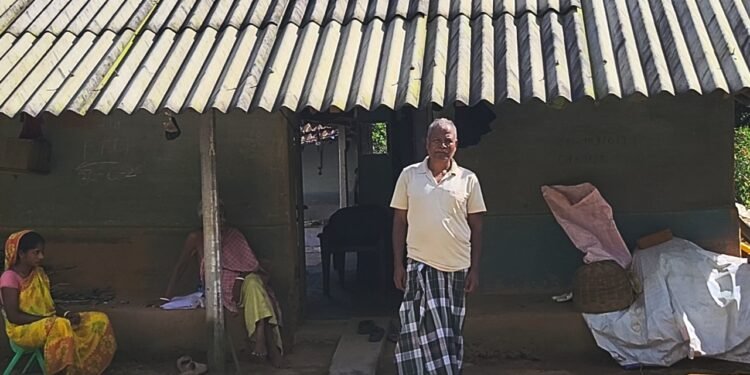 Jharkhand naxalite story – पूर्व नक्सली कान्हू मुंडा लिख रहे हैं अपनी जीवन पर लेख, कहा – संगठन के लिए किए गए सोशल कार्यों को सरकार ने एक मॉडल के रूप में लेकर क्षेत्र में किया कार्य